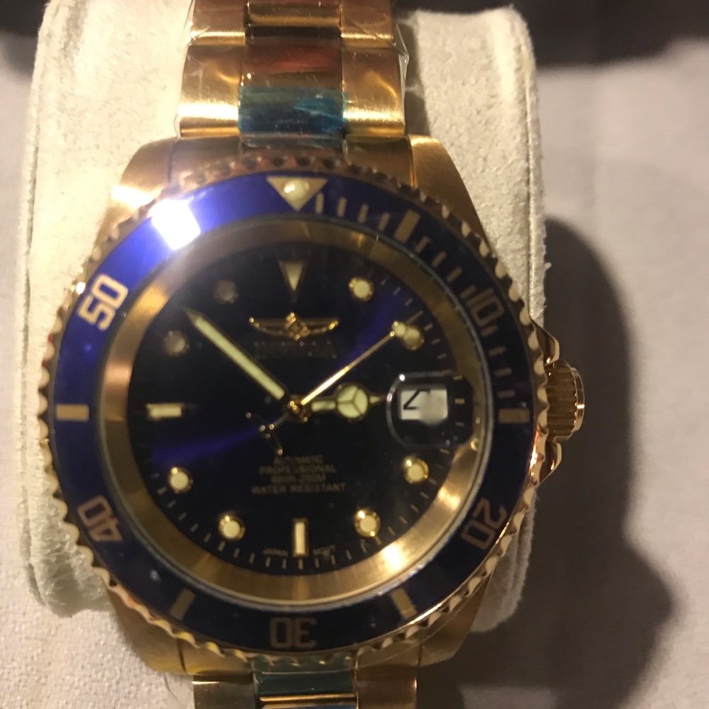 Invicta watch and storage case . - Picture 3 of 6